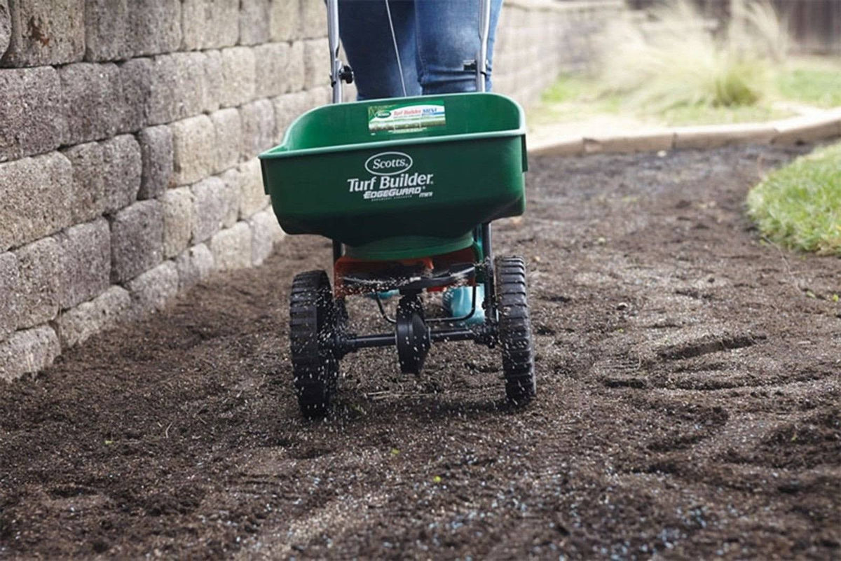 Mini Broadcast Spreader R9799