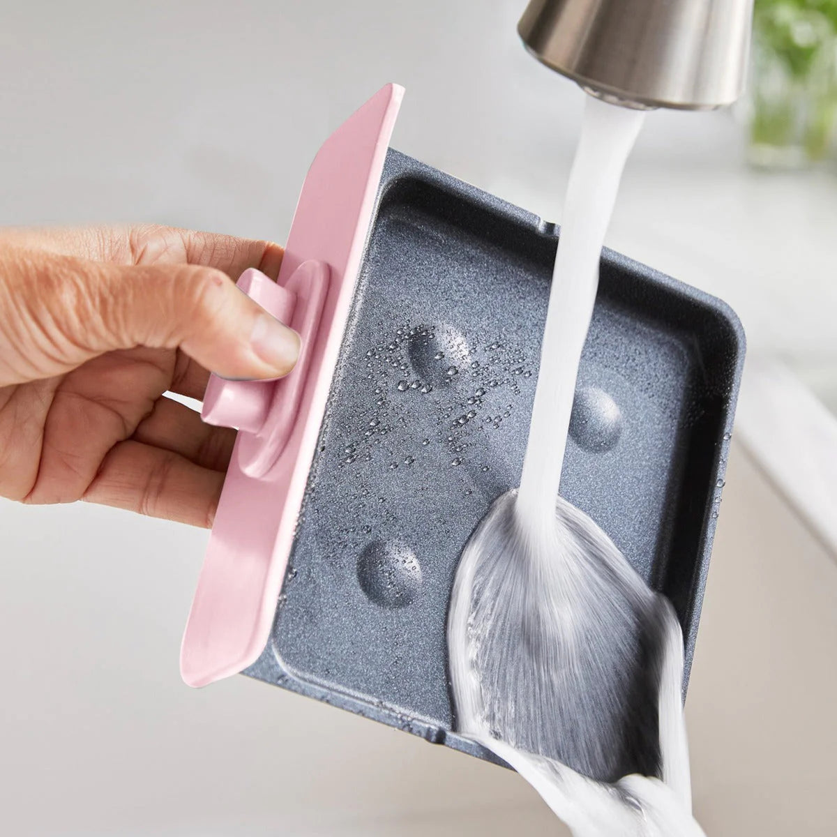 Pink Breakfast Maker V8303