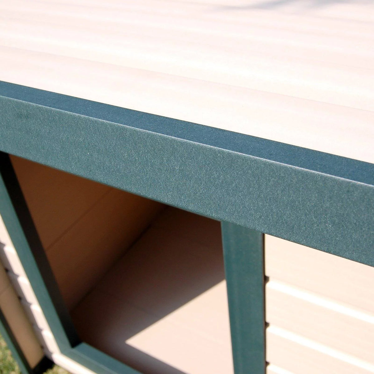 Extra Large Dog House D747