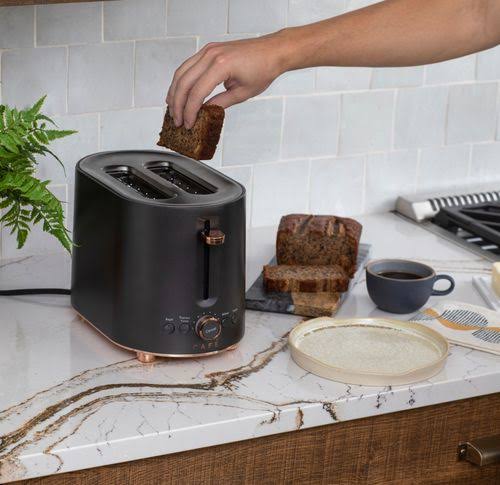 Matte Black 2-Slice Toaster W852