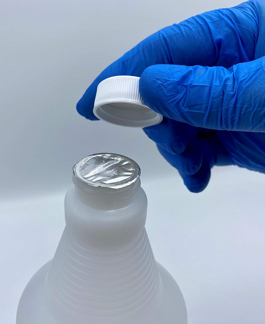 High Purity USP Grade Isopropyl Alcohol 99.5+% 20 Liters with Four 2 oz USP Grade IPA 70% Spray Bottles G698