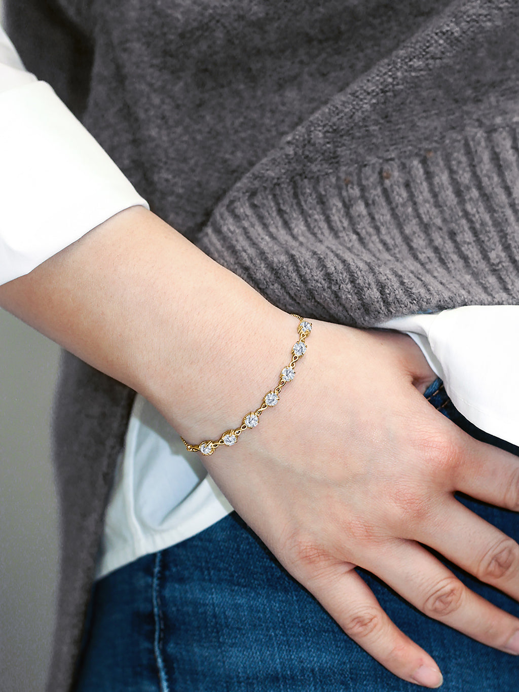 18K Yellow Gold Plated Silver White Moissanite Infinity Links Bracelet V180