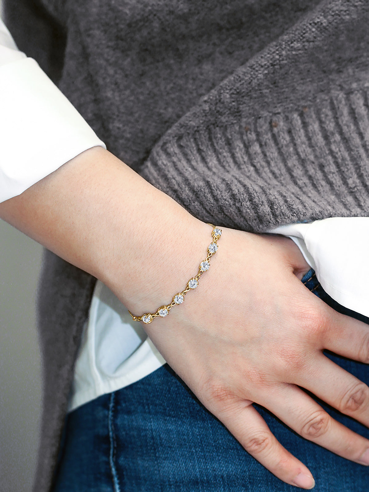 18K Yellow Gold Plated Silver White Moissanite Infinity Links Bracelet V180