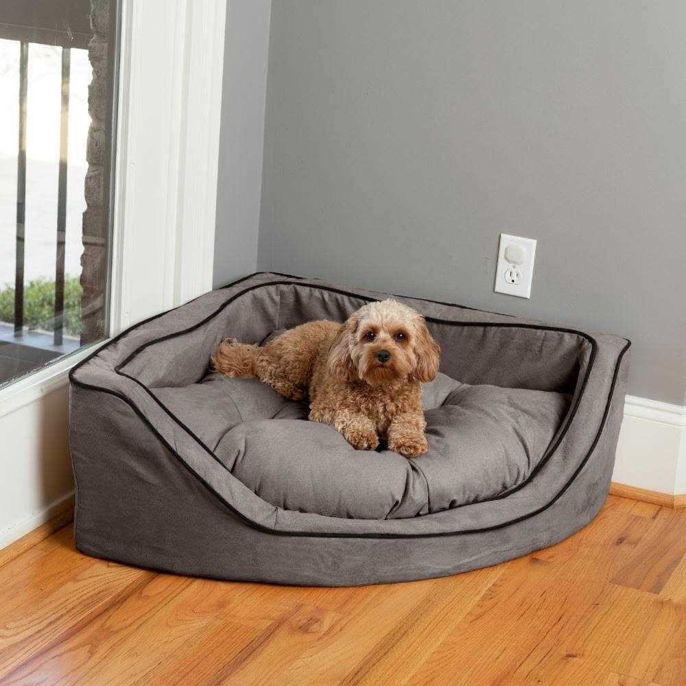 Overstuffed Corner Dog Bed M97124