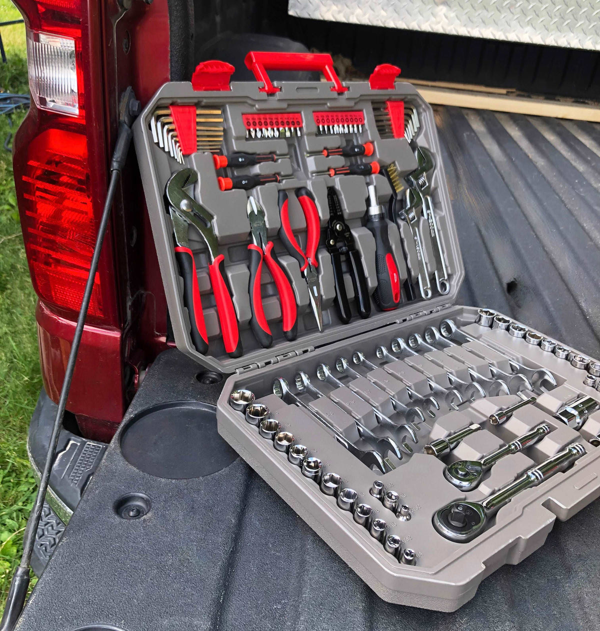 95 Piece Mechanics Tool Set in Metric and SAE W113
