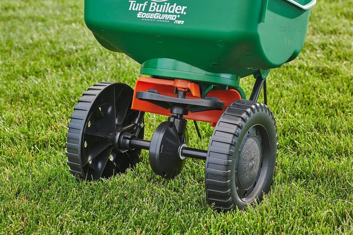 Mini Broadcast Spreader R9799