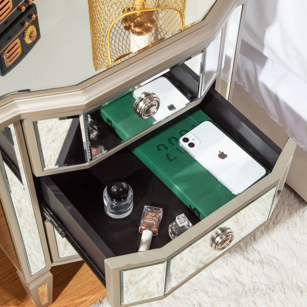Glass 3 Drawers Vintage Nightstand Q622