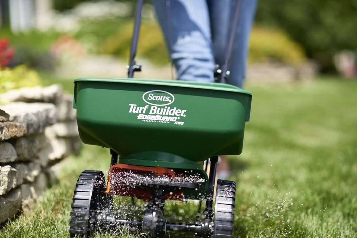 Mini Broadcast Spreader R9799