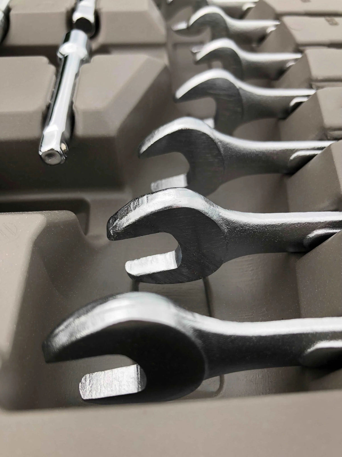 95 Piece Mechanics Tool Set in Metric and SAE W113