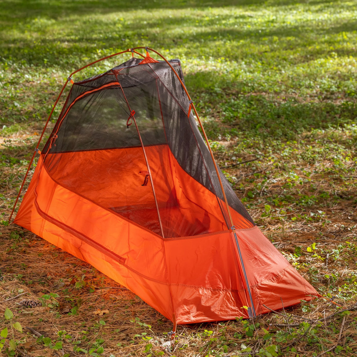 Lightweight 1-Person Backpacking Tent M567