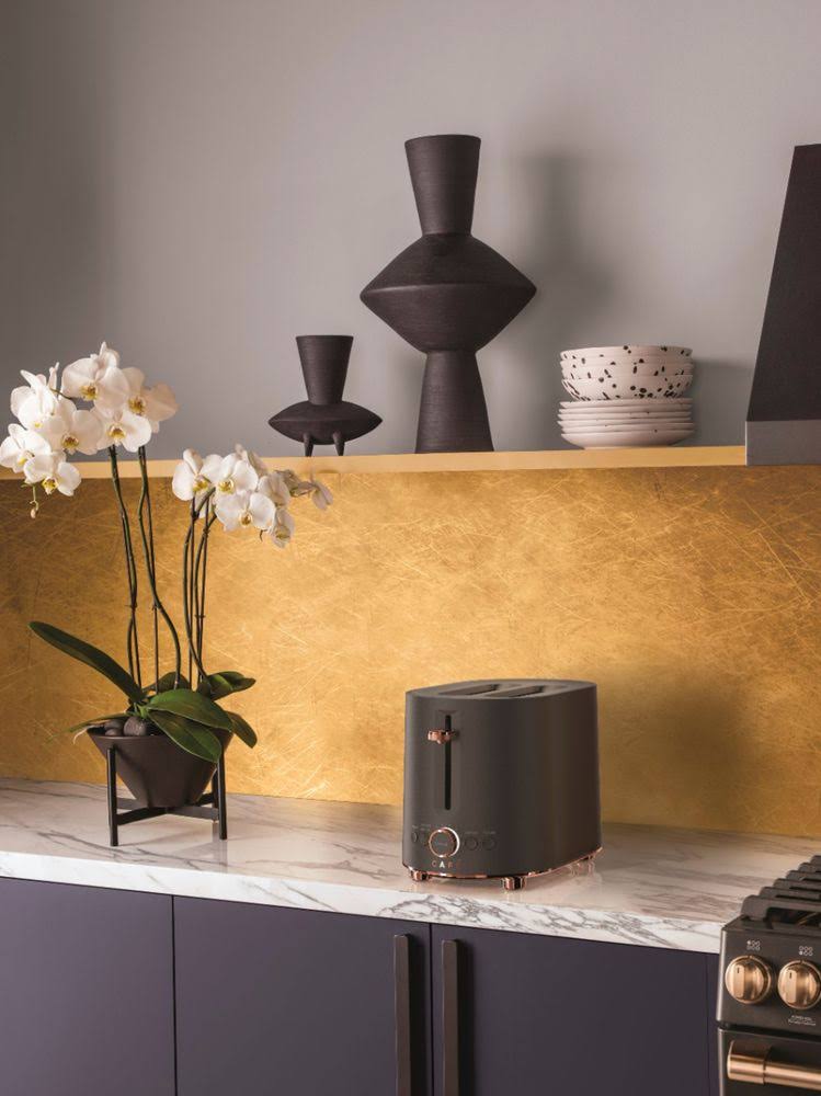 Matte Black 2-Slice Toaster W852